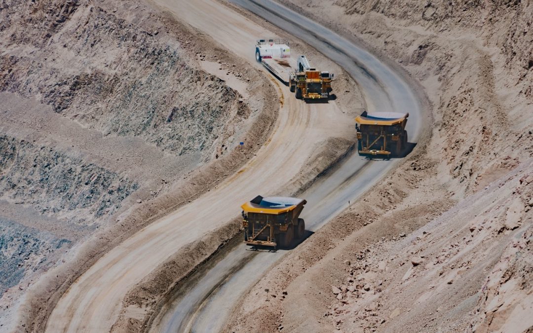 Escondida | BHP inicia tramitación ambiental para implementar sistema de transporte de camiones en base a trolley eléctrico 