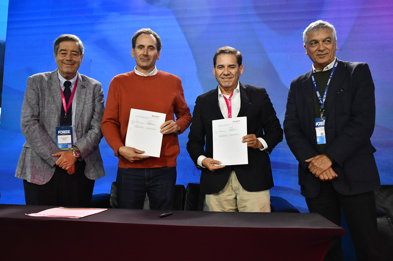 Firma Convenio Enami-CMP