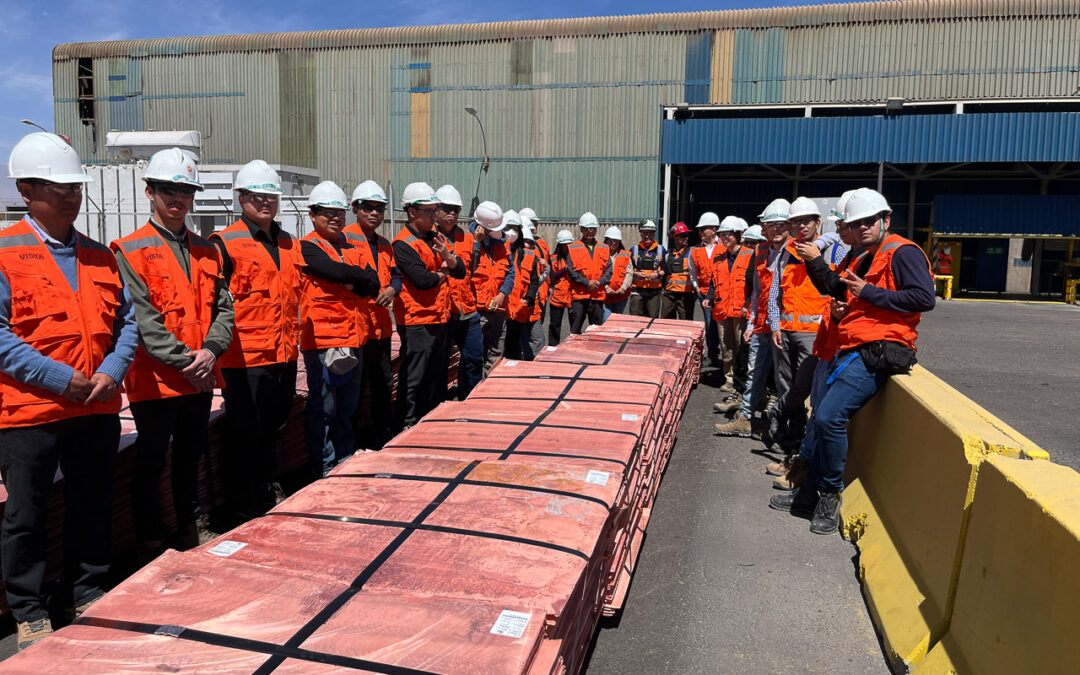 Futuros técnicos mantenedores mineros de Inacap conocieron minera El Abra