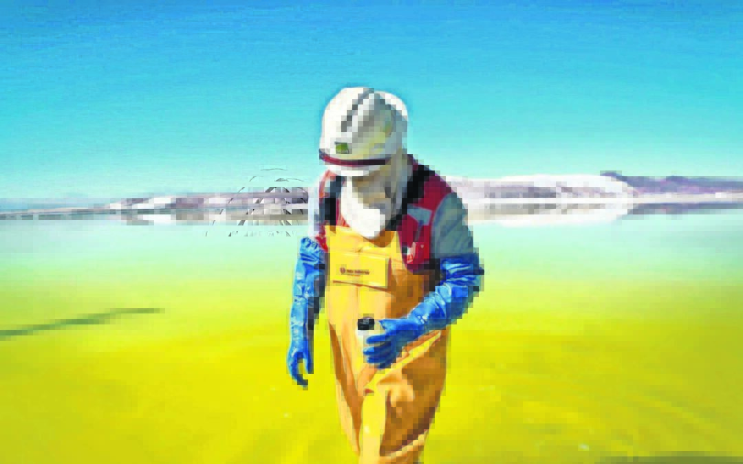 Baja en los precios del litio golpea las utilidades de SQM