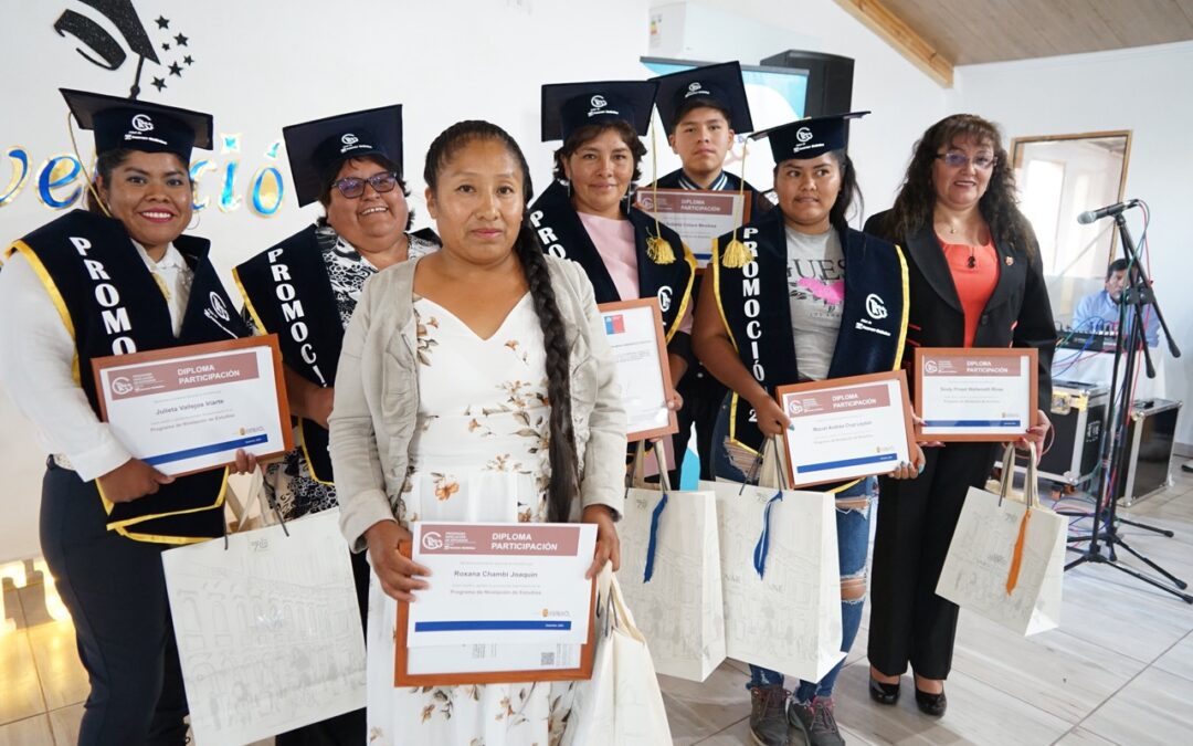 56 adultos del norte de Chile culminan enseñanza media gracias a Minera El Abra