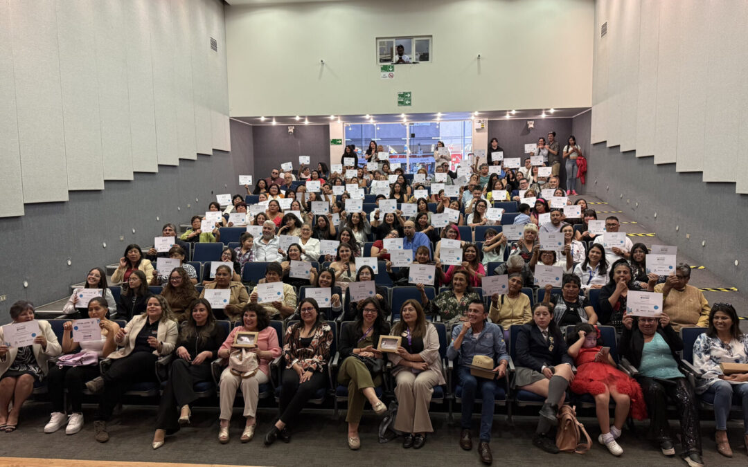 Más de 200 emprendedoras de Calama y Alto El Loa culminan su formación en DreamBuilder