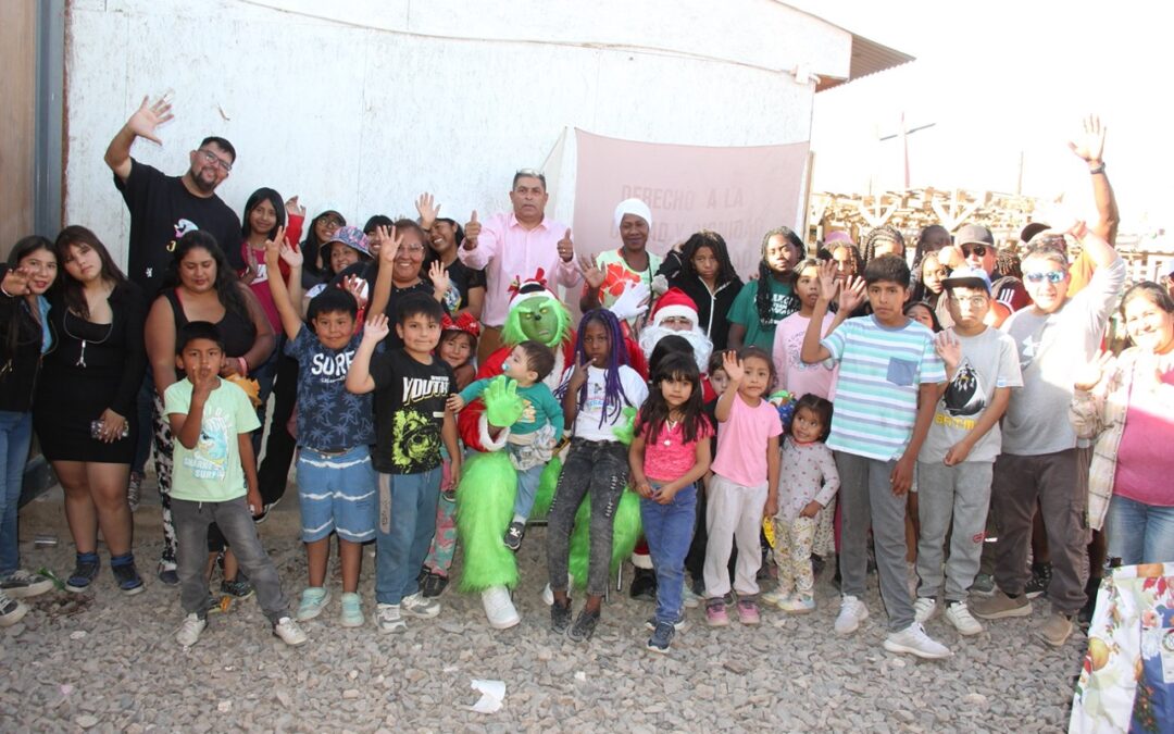El Abra lleva alegría navideña a niños y niñas del campamento Quetena