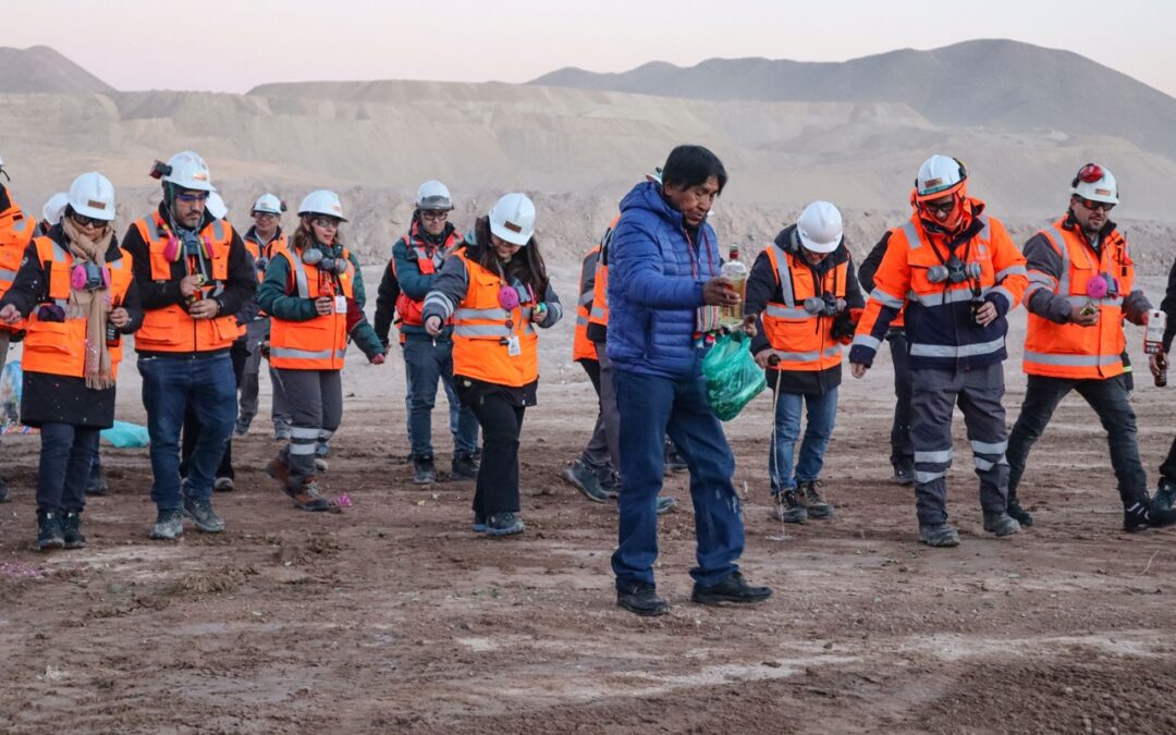 Radomiro Tomic renueva su compromiso con la tierra en emotiva ceremonia ancestral