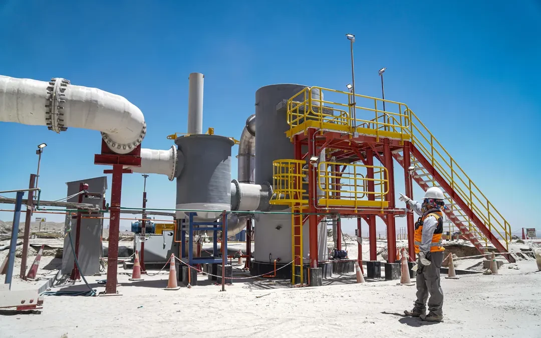Codelco implementa sistema de lavado de gases en Gabriela Mistral para reducir emisiones y mejorar seguridad laboral