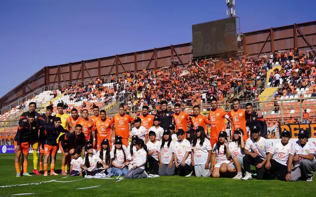 El día en que niños de Ollagüe vivieron desde dentro un partido de Cobreloa