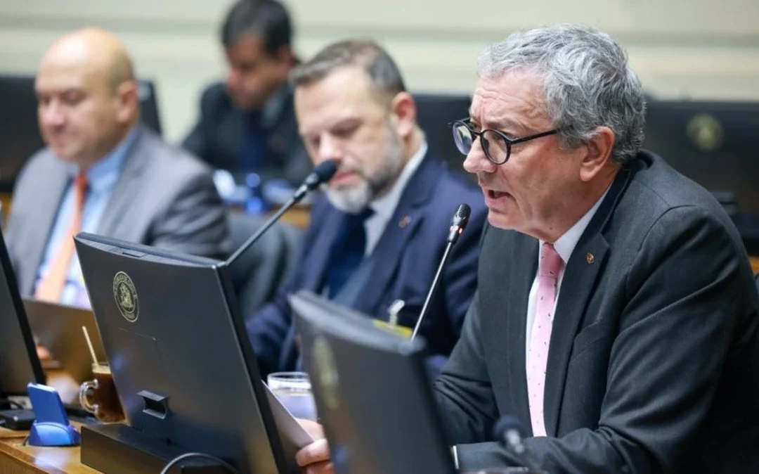 «Codelco está en una crisis»: Fontaine remueve el debate con duro diagnóstico y cambio de rumbo